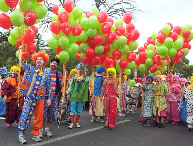 christmas pageant clowns