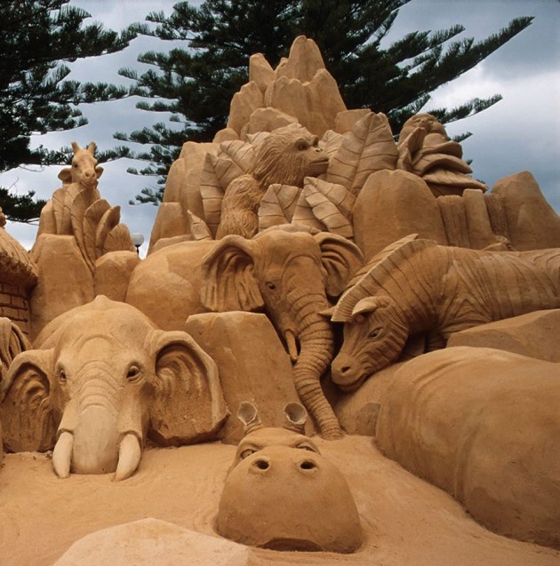 A-day-at-the-Zoo-animals-Sand-Sculpting-Australia-630x637.jpg