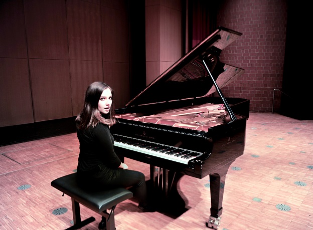 Mekhla Kumar at piano - photo credit Stockholm Pure