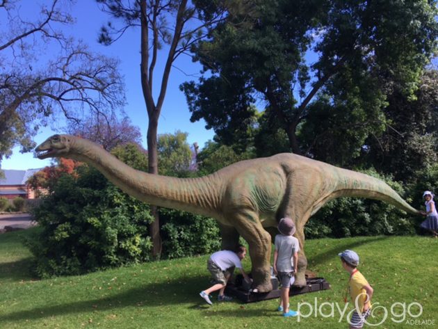 Dinosaurs Alive! Review