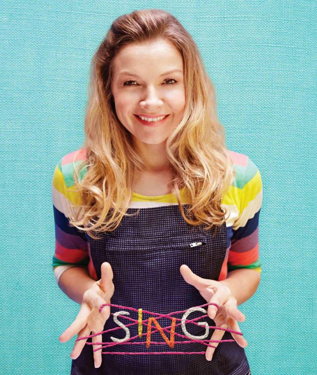 justine-clarke-tour-2014sing