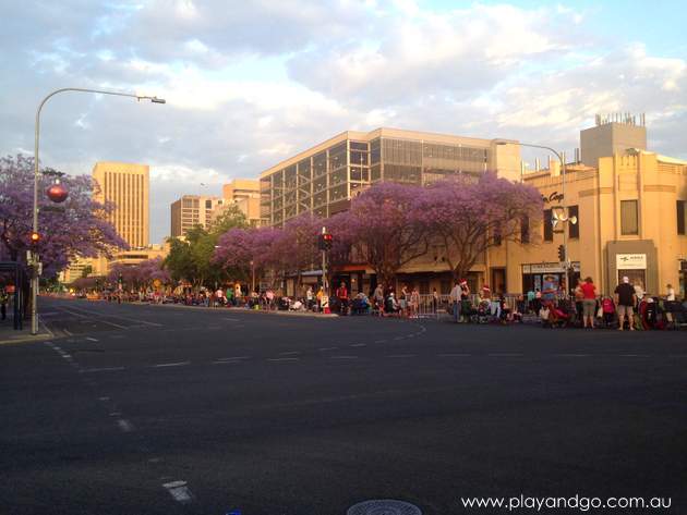 xmas-pageant-streets-2014a