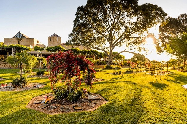 CENTENNIAL PARK - WEEPING ROSE GARDEN