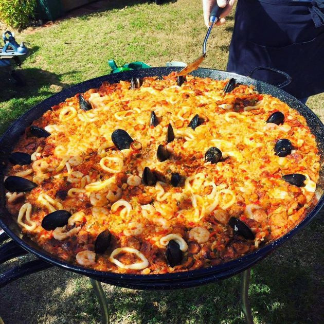 adelaide-night-market-paella-hombre