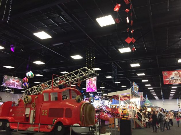 fergus-fire-engine-credit-union-christmas-pageant-floats