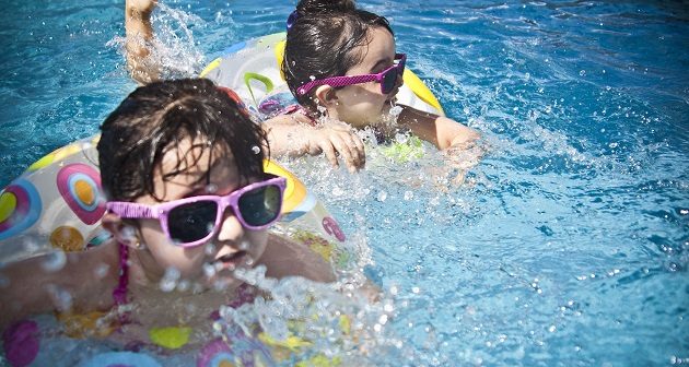 kids-swimming-toddler-pirate-pool splash waterpark