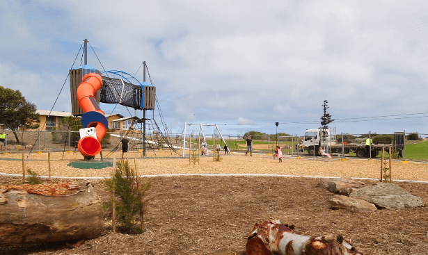 semaphore_park_playground_point_malcolm_reserve