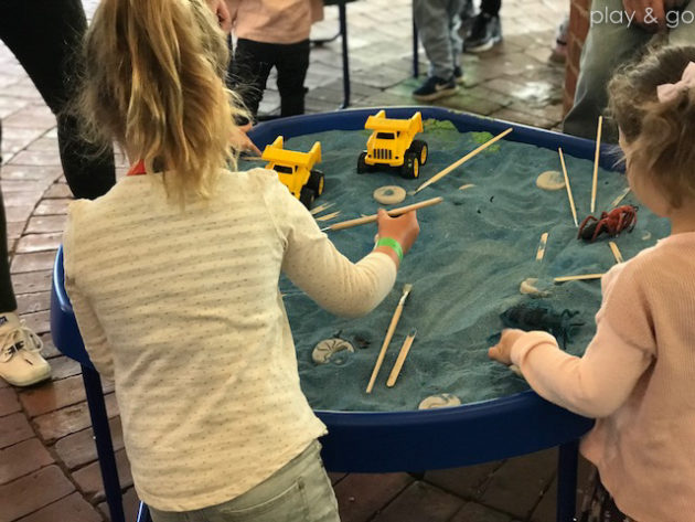 Adelaide Playgroup At The Zoo