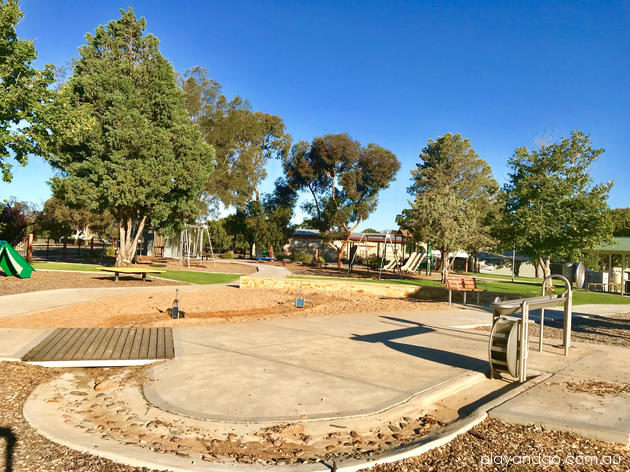 Loxton Playground water play