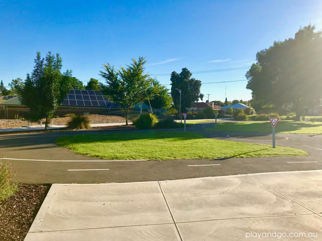 Loxton Playground bike track