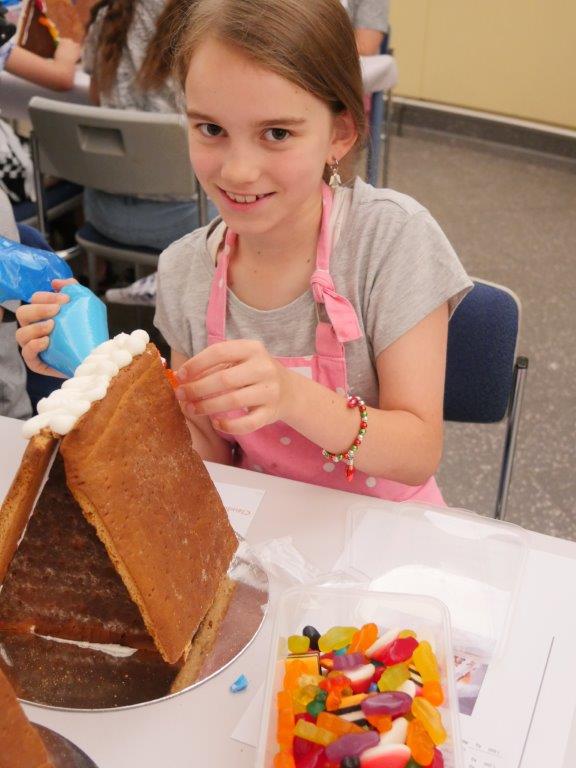 Decorate a Gingerbread House | TAFE SA Regency | 7 Dec 2019 - Play & Go ...