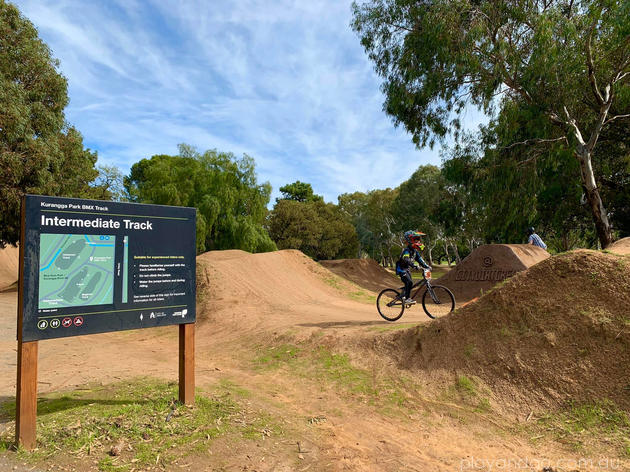 Dirt best sale bmx track