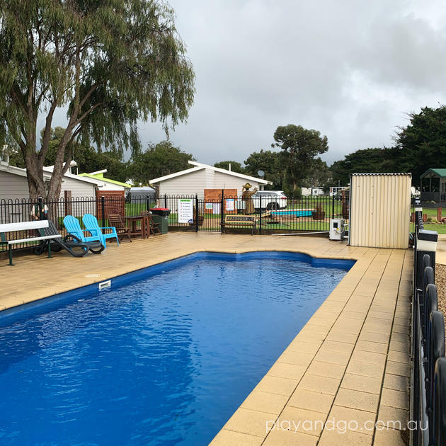 Accommodation with pool Victor Harbor
