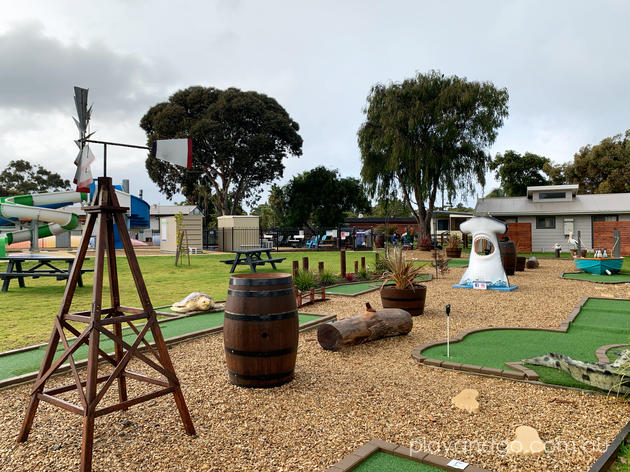 mini golf victor harbor