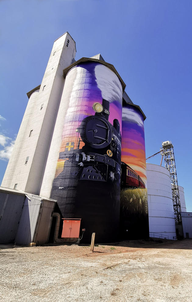 Farrell Flat silo art