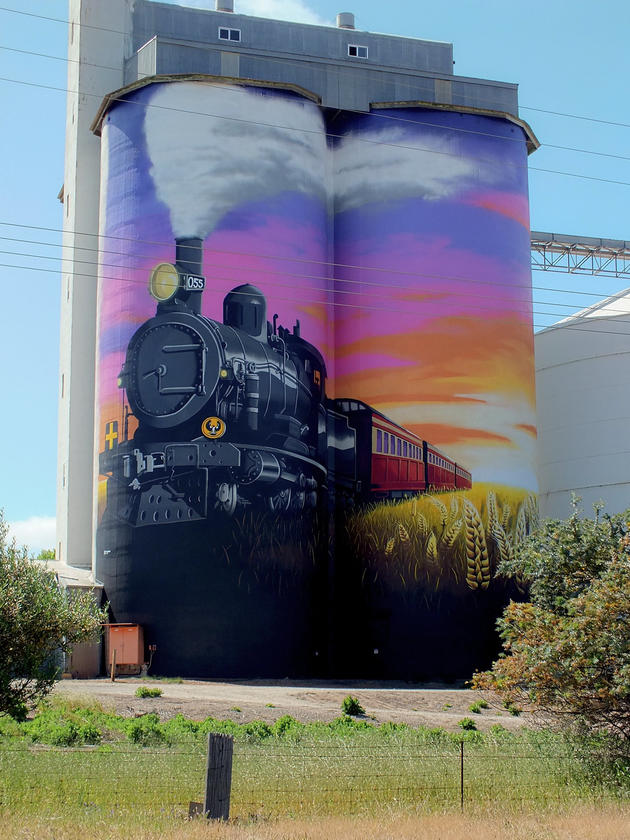 Farrell Flat silo art