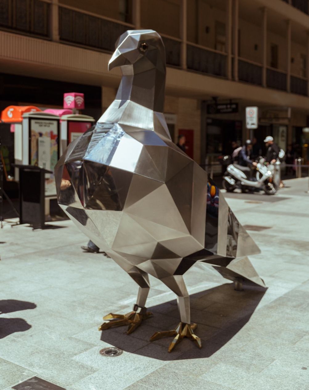 Giant Pigeon Sculpture in Rundle Mall | Adelaide - Play & Go ...