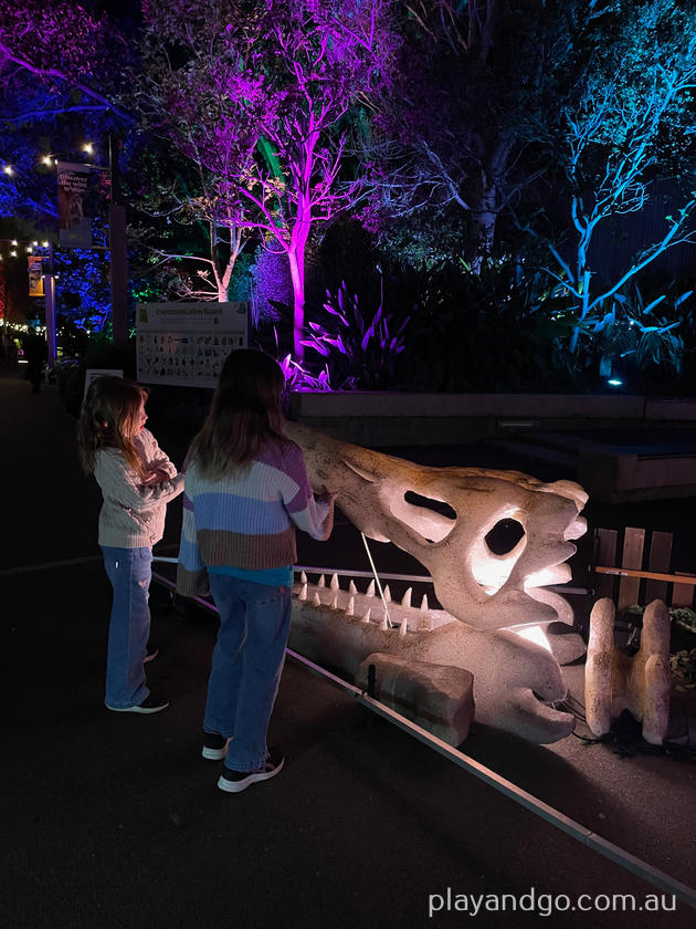 Universal Kingdom: Prehistoric Nights