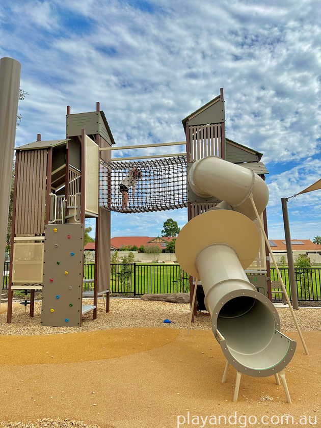 st morris reserve playground