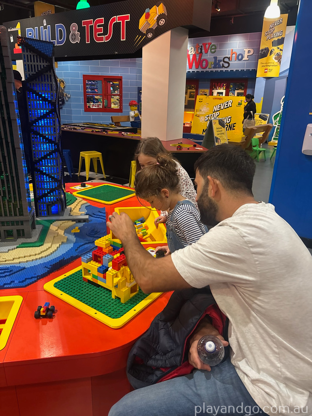 earthquake table Legoland