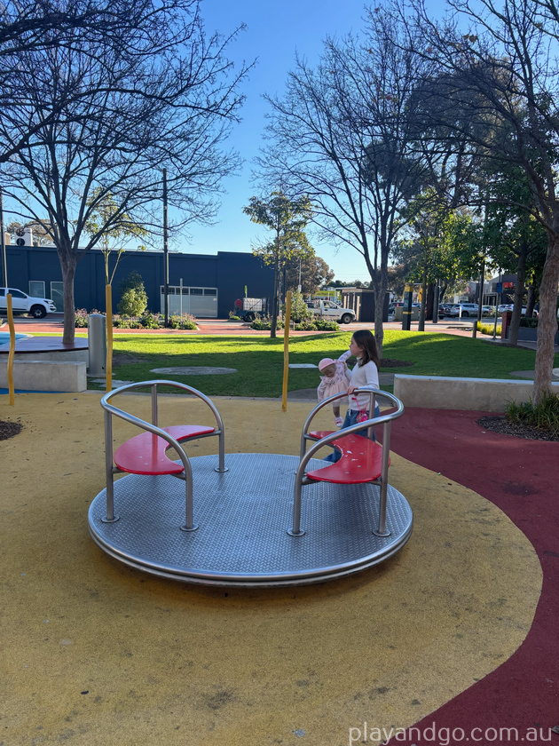 salisbury playground merrygoround