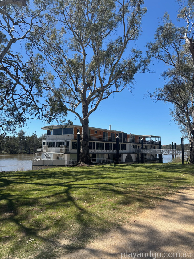 fruit packers daughters cafe boat